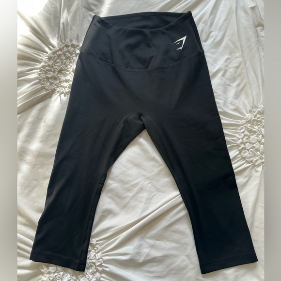 Gymshark Cropped Black Yoga Pants - Picture 2 of 3